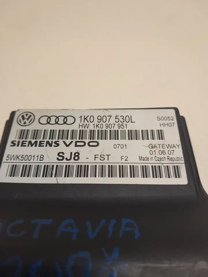 Skoda Octavia Mk2 (1Z) (2004 - 2013) 1K0907530L Модуль Gateway — фото 2