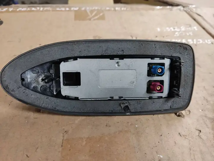 Volvo XC60 (2008 - 2013) GPS антенна — фото 3