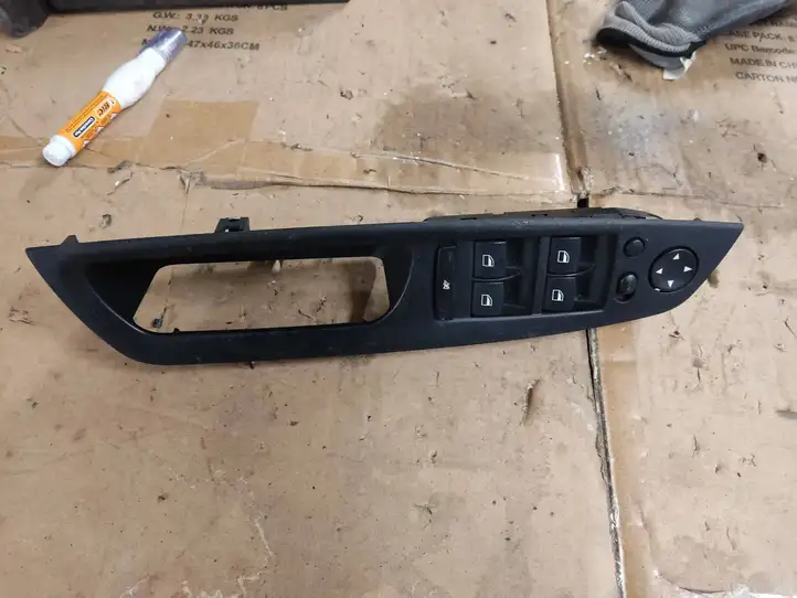 BMW X5 E70 (2006 - 2013) 9122121 Кнопка стеклоподъемников — фото 1