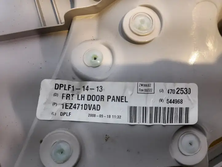 Volkswagen Routan (2008 - 2014) 1EZ471DVAD Обшивка задней двери — фото 5