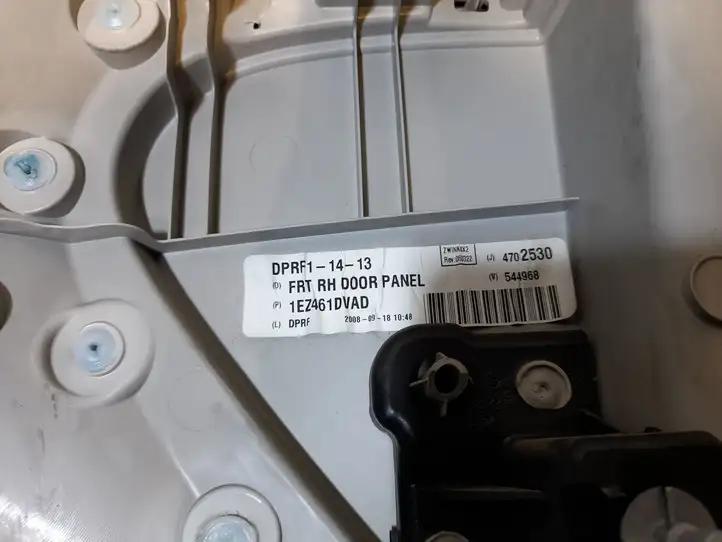 Volkswagen Routan (2008 - 2014) 1EZ461DVAD Обшивка задней двери — фото 3