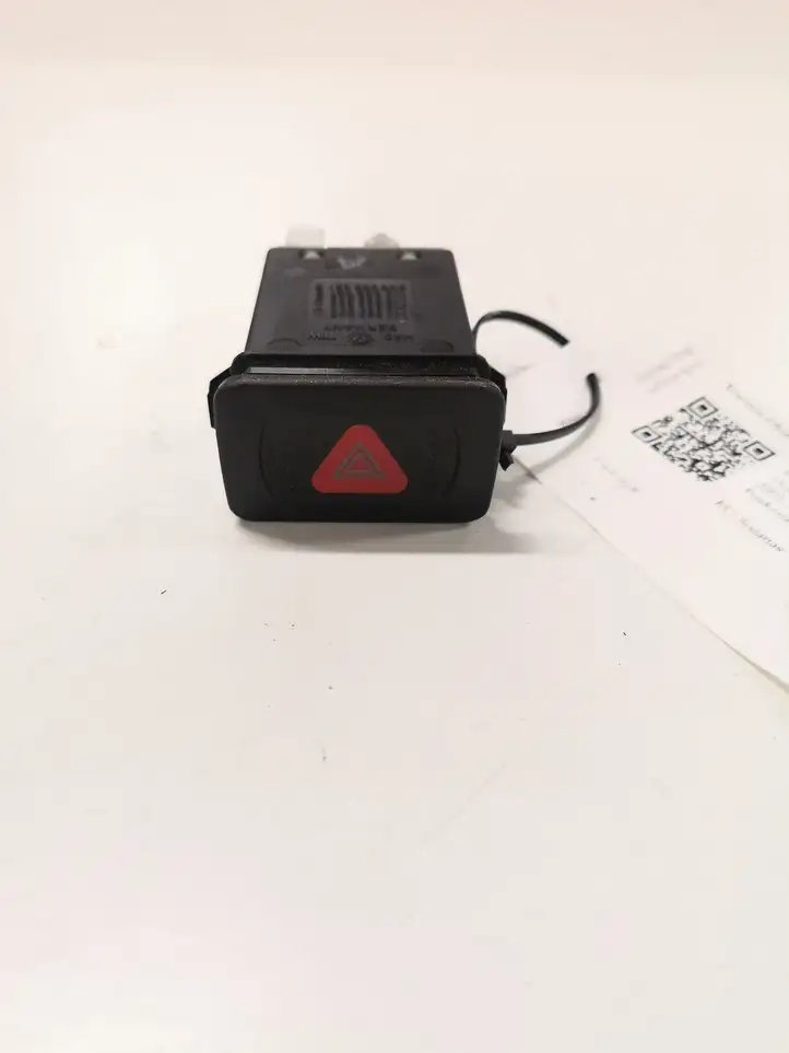 Volkswagen Bora (1998 - 2005) 1J0953235J Включатель аварийных фонарей — фото 1