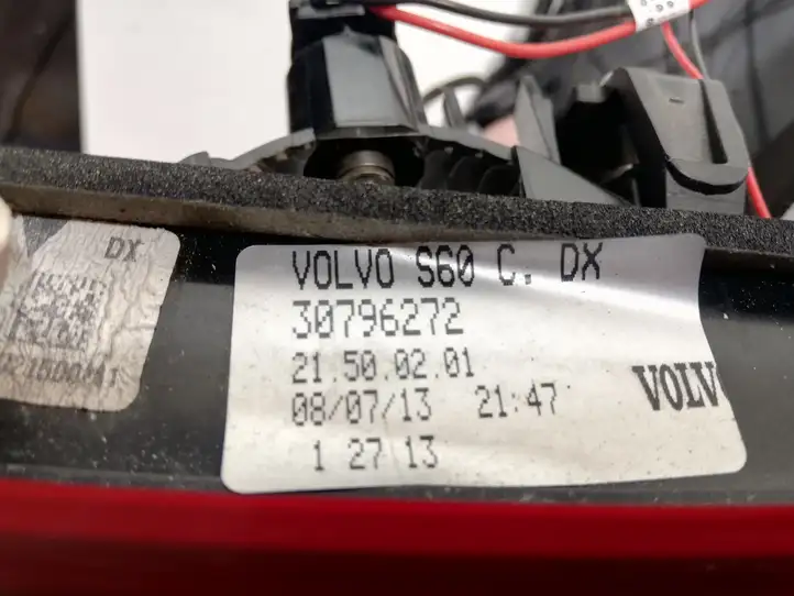 Volvo S60 (2013 - 2018) 30796272 Задний фонарь в крышке багажника — фото 3