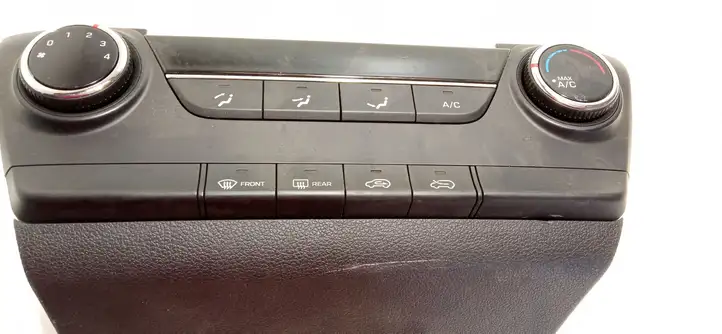 Hyundai Tucson TL (2015 - ) T01KHK0006 Блок управления климат-контролем — фото 1