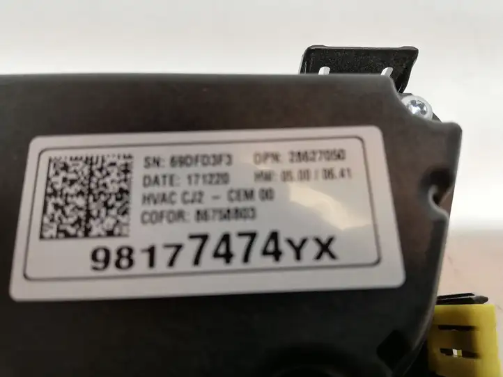 Opel Grandland X (2017 - ) 98177474YX Блок управления климат-контролем — фото 3