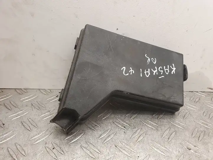 Nissan Qashqai (2006 - 2010) 319136438 Крышка ящика предохранителей — фото 1