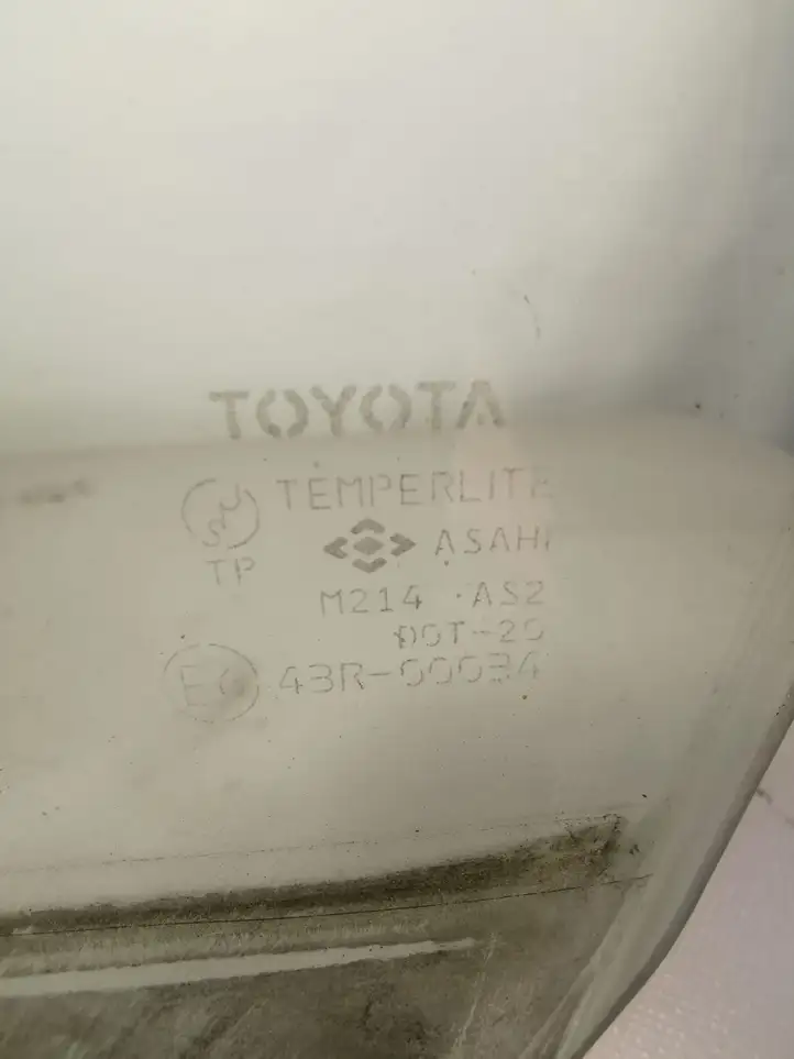 Toyota Avensis Verso (2004 - 2009) Стекло передней двери — фото 2