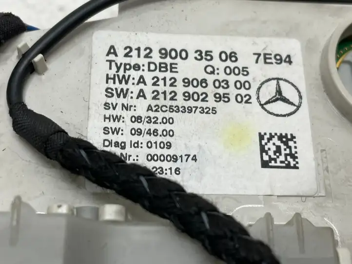 Mercedes-Benz E W212 (2009 - 2016) A2129003506 Передняя подсветка — фото 3
