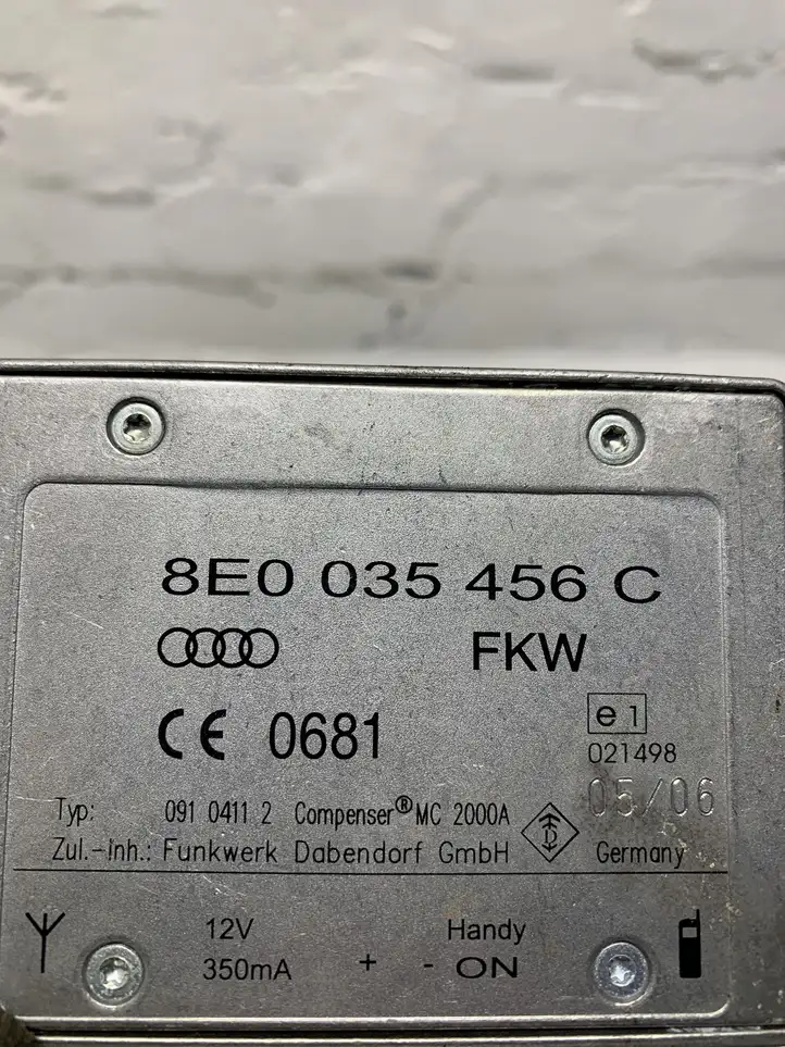 Audi A6 S6 C6 4F (2008 - 2011) 8E0035456C Усилитель антенны — фото 1