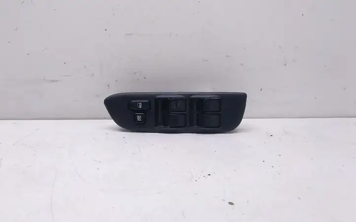 Toyota RAV 4 (XA20) (2000 - 2005) 8482042130 Блок кнопок стеклоподъемников — фото 2