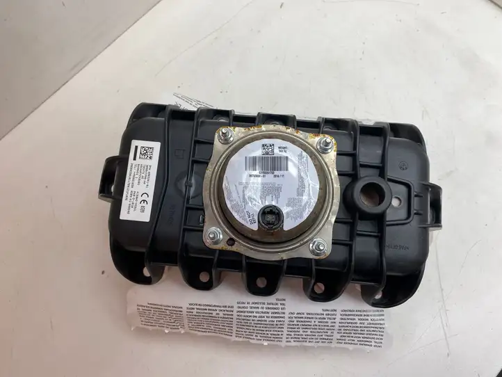 BMW 2 F46 (2015 - ) 680320101 Подушка безопасности пассажира — фото 3