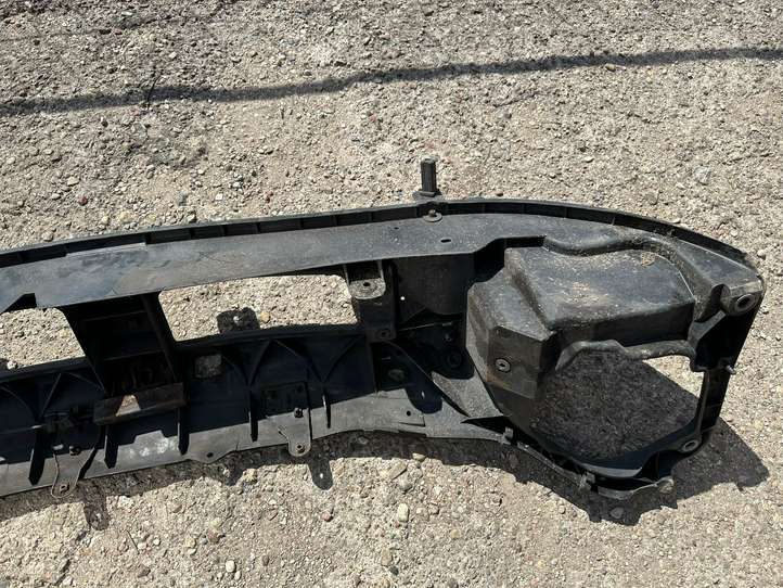 Renault Trafic II (X83) (2002 - 2014)  8200411918E Панель