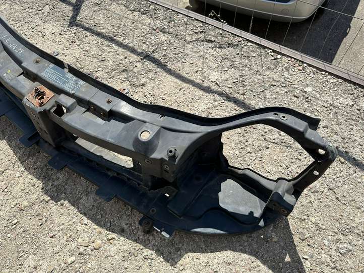Renault Trafic II (X83) (2002 - 2014)  8200411918E Панель