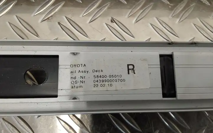 Toyota Avensis T270 (2009 - 2012) 5842005010 Прочая отделка багажника — фото 3