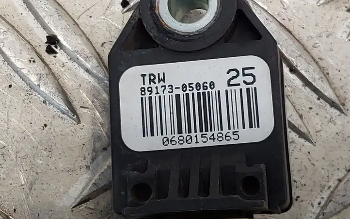 Toyota Avensis T270 (2009 - 2012) 8917305060 Датчик удара SRS — фото 3