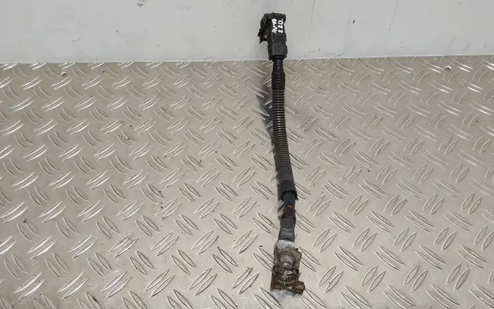 Toyota Avensis T270 (2009 - 2012) 8282320100 Плюсовой провод аккумулятора — фото 3