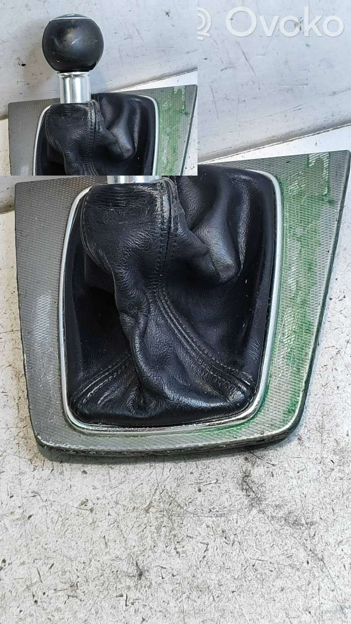 Audi A4 (2000 - 2006)  8E0864261S Отделка рычага переключения передач (кожа, головка)