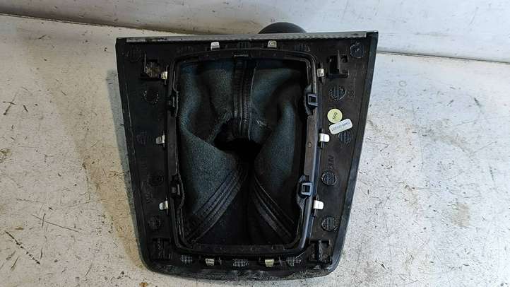 Audi A4 (2000 - 2006)  8E0864261S Отделка рычага переключения передач (кожа, головка)