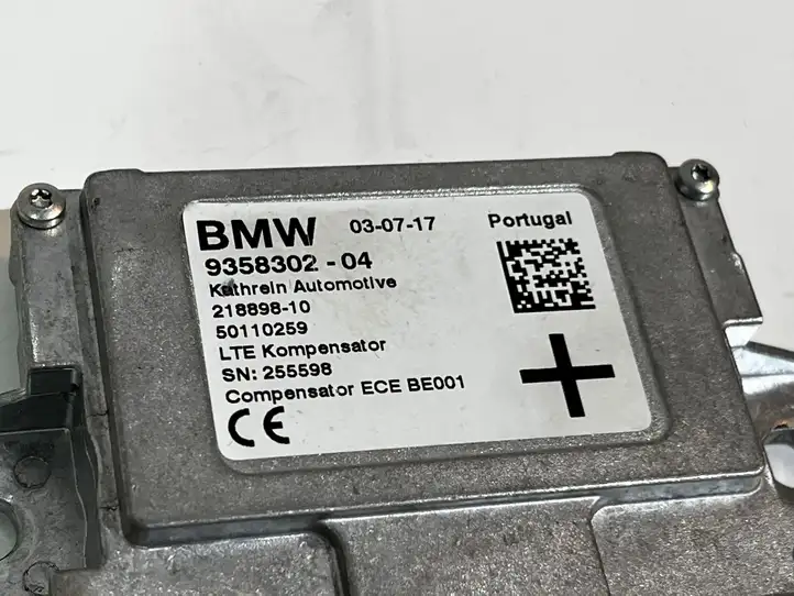 BMW M5 F90 (2017 - 2019) 21889810 GPS антенна — фото 6