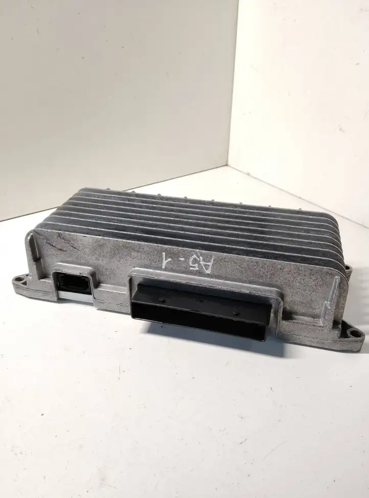 Audi A5 8T 8F (2007 - 2011) 8T0035223A Усилитель звука — фото 1