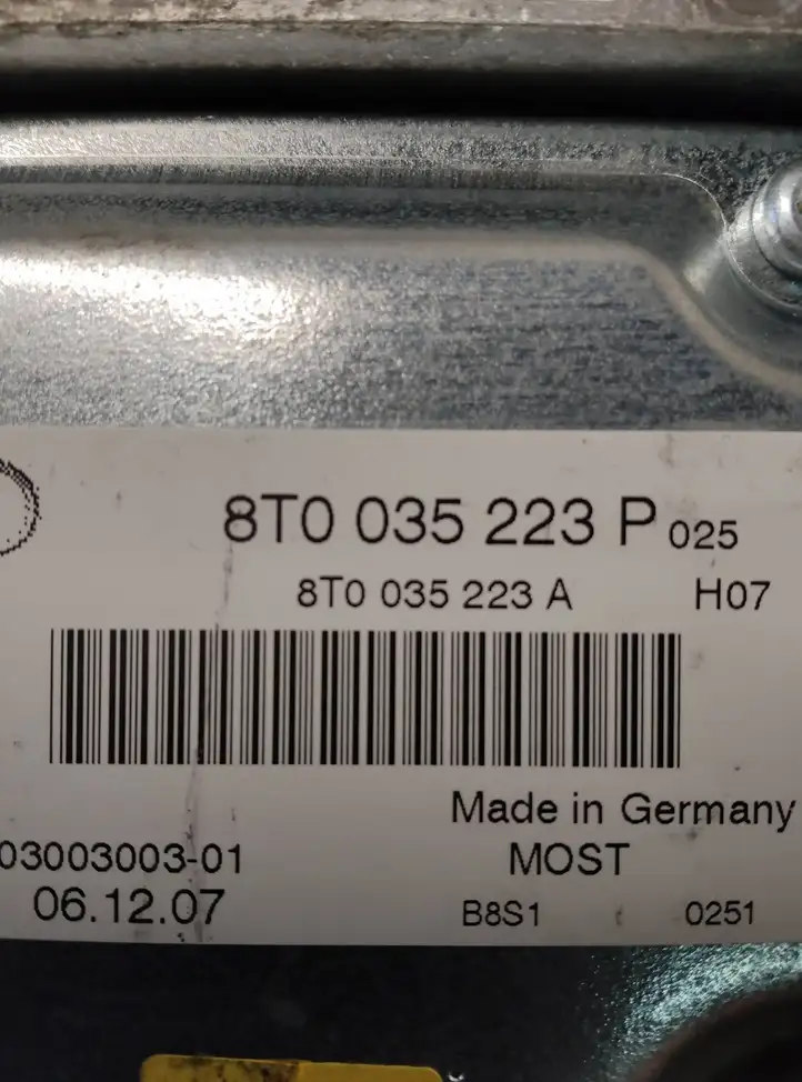 Audi A5 8T 8F (2007 - 2011) 8T0035223A Усилитель звука — фото 2