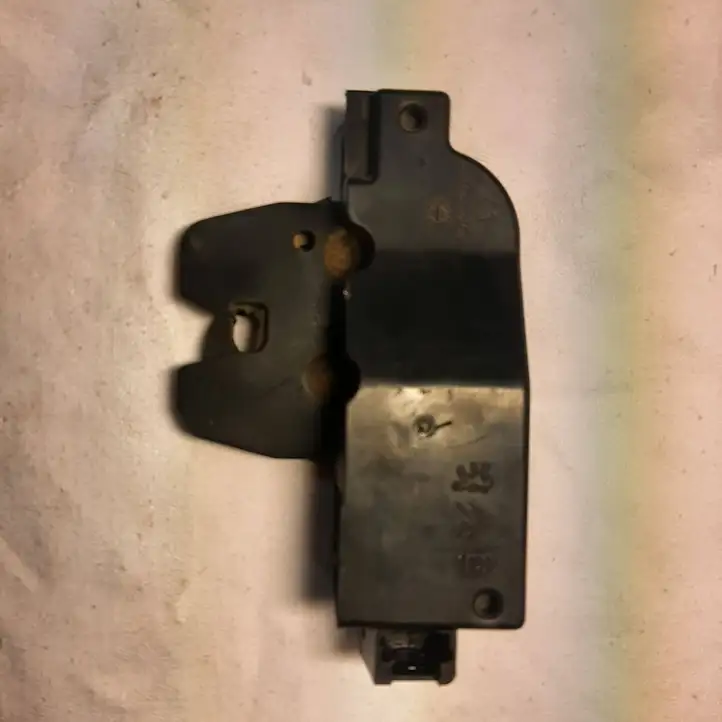 Citroen Xsara Picasso (1999 - 2012) 9633089280 Замок крышки багажника — фото 3