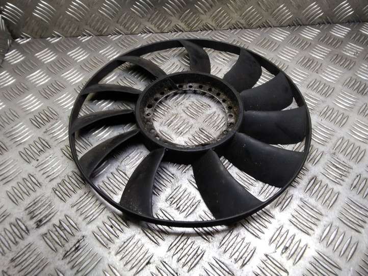 Volkswagen PASSAT B5.5 (2001 - 2005)  058121301B Крыльчатка вентилятора