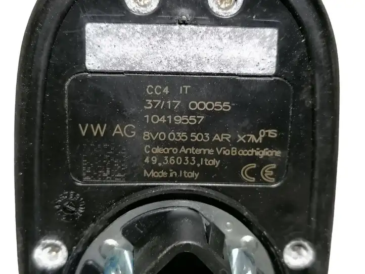 Audi A3/S3 8V (2016 - 2020) 8V0035503AR GPS антенна — фото 2