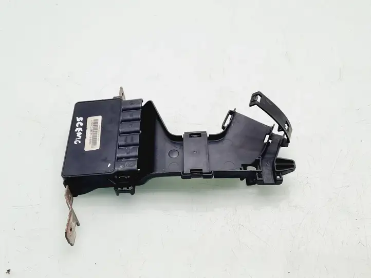 Renault Scenic III -  Grand scenic III (2009 - 2016)  243170005R Узел подключения плюсовых проводов