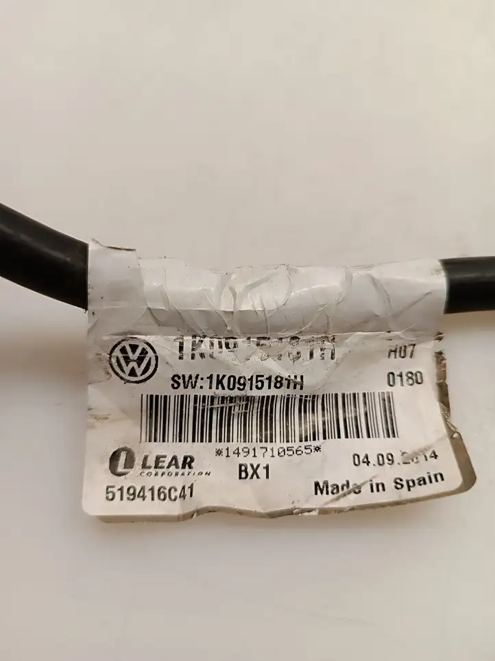 Volkswagen Caddy (2010 - 2015) 1K0915181H Минусовой провод аккумулятора — фото 4