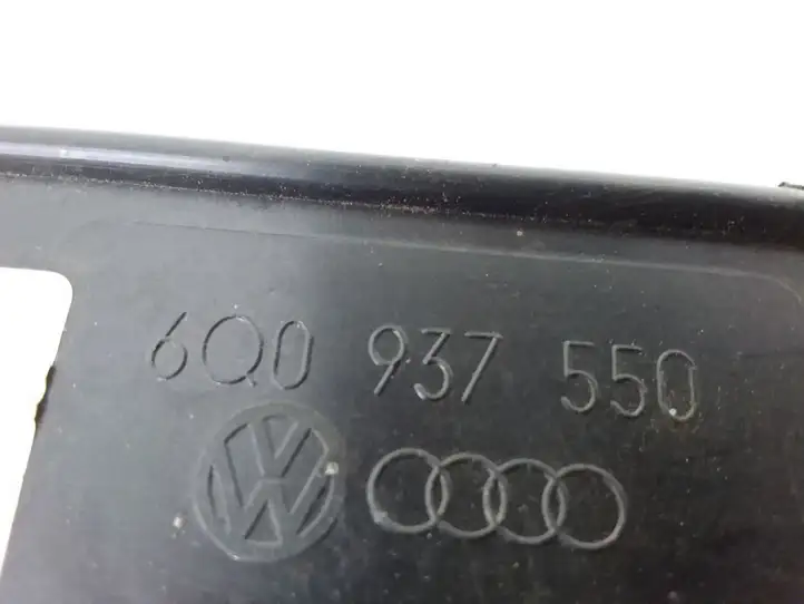 Skoda Fabia Mk1 (6Y) (1999 - 2007) 6Q0937550A Блок предохранителей — фото 3