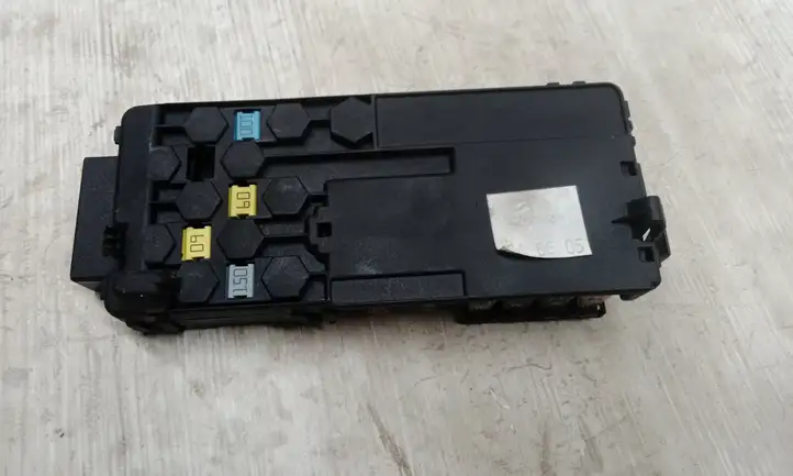 Mercedes-Benz ML W164 (2005 - 2011)  2115452601 Блок предохранителей