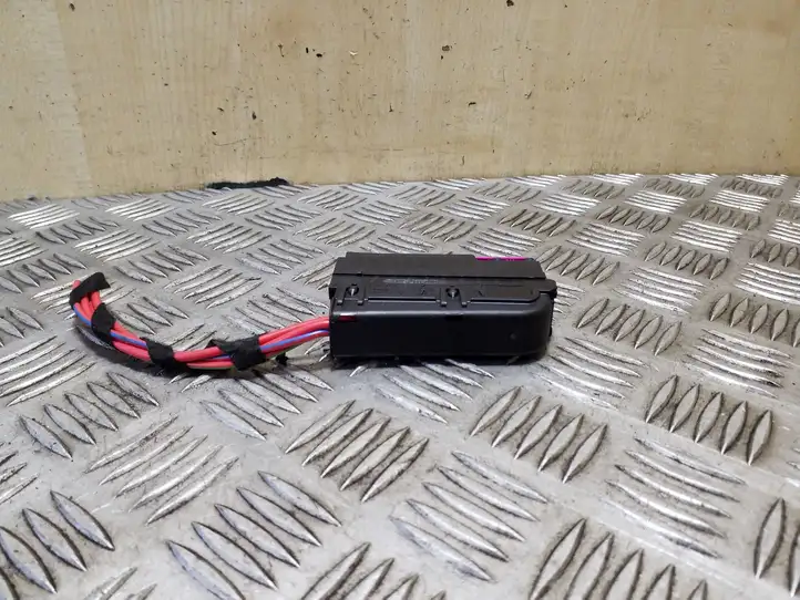 Audi Q5 (2008 - 2012)  8K0937501 Блок предохранителей