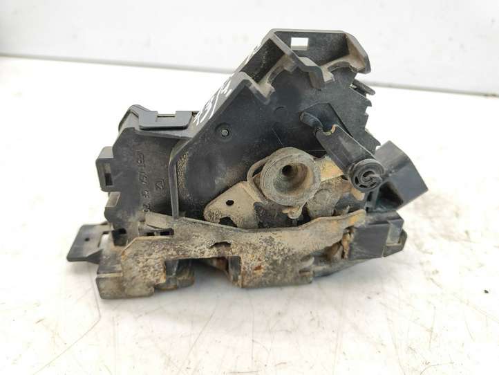 Ford Focus (1998 - 2004)  2S4AA26413BB Замок задней двери