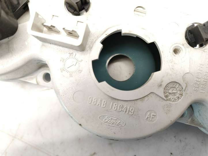 Ford Focus (1998 - 2004)  98AB18C419 Блок управления кондиционера воздуха / климата/ печки (в салоне)