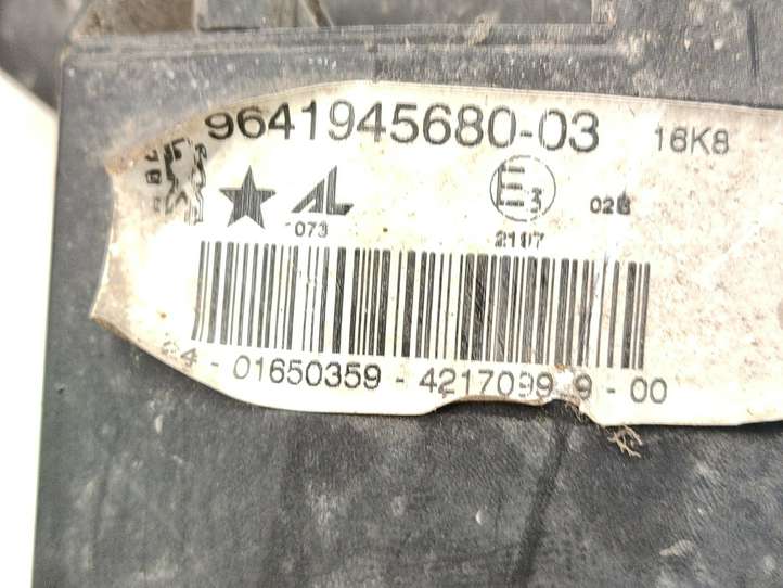 Peugeot 407 (2004 - 2011)  9641945680 Передняя противотуманная фара
