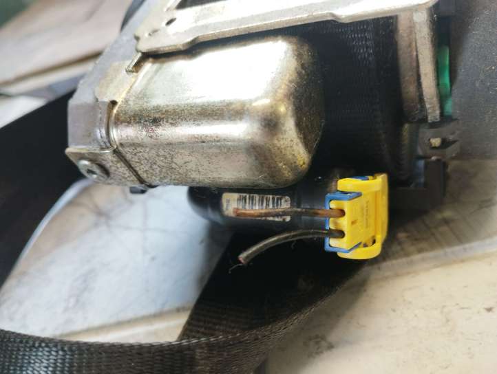 Audi A4 (2000 - 2006)  8E0857706F Передний ремень безопасности