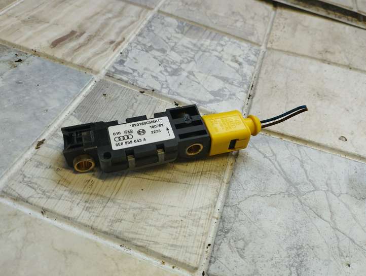 Audi A4 (2000 - 2006)  8E0959643A Датчик удара надувных подушек