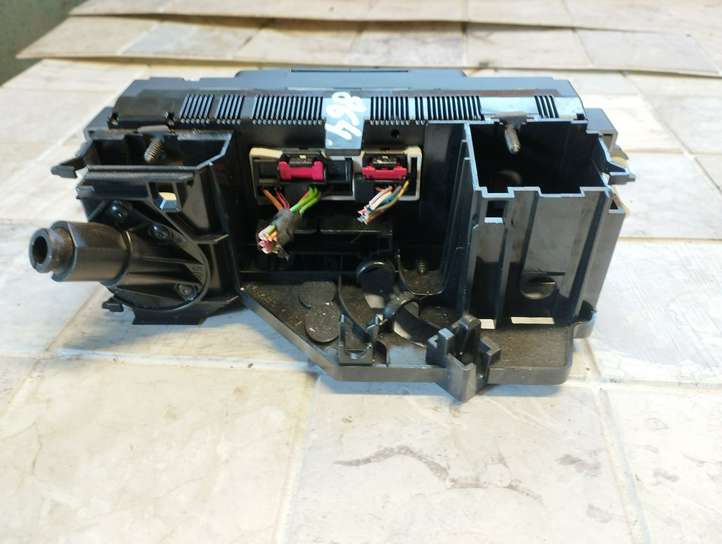 Volkswagen PASSAT B6 (2005 - 2010)  3C1820045A Блок управления кондиционера воздуха / климата/ печки (в салоне)