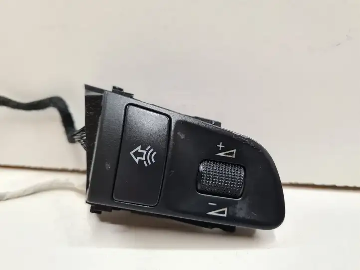 Audi A6 S6 C6 4F (2004 - 2008) 4F0951527A Кнопки на рулевом колесе — фото 2