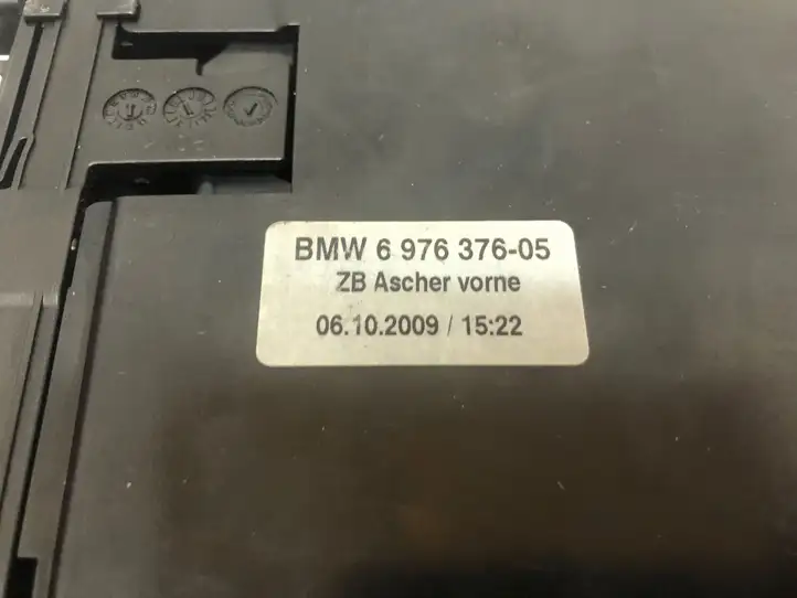 BMW 5 E60 E61 (2004 - 2010) 6976376 Передняя пепельница — фото 5