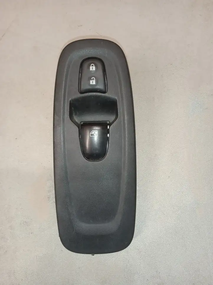 Renault Kadjar (2015 - 2018) 809616626R Кнопка стеклоподъемников — фото 1