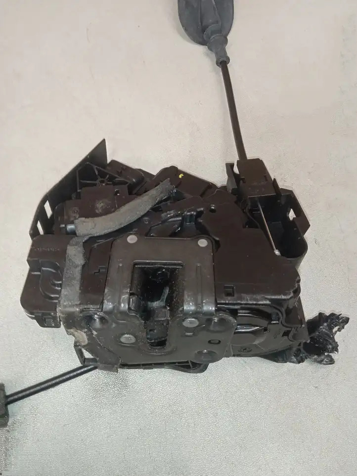 Renault Espace V (RFC) (2015 - 2019) 825036772R Замок задней двери — фото 5