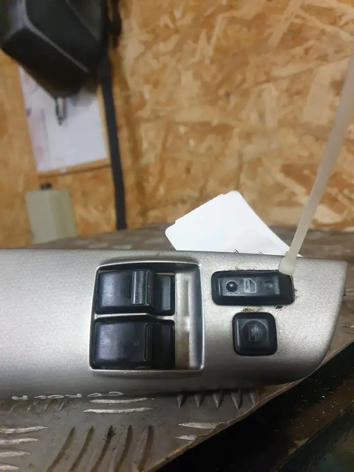 Toyota Corolla E120 E130 (2004 - 2007) 54355669B Кнопка стеклоподъемников — фото 3