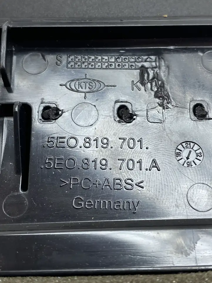Skoda Octavia Mk3 (5E) (2013 - 2019) 5E0819701 Боковой воздушный дефлектор — фото 4