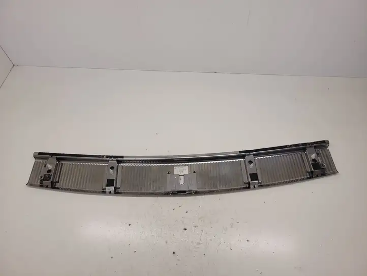 Volkswagen Touareg I (2002 - 2010) 7L6863459B Отделка порога багажника — фото 1