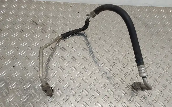 Toyota Avensis T270 (2009 - 2012) 8870305350 Трубки и шланги кондиционера — фото 1