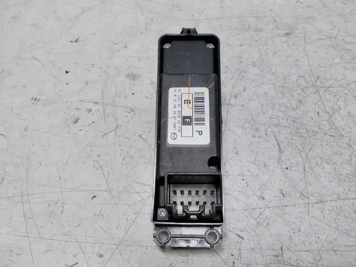 Mazda 3 I (2006 - 2009) BS3E66370 Кнопка стеклоподъемников — фото 2