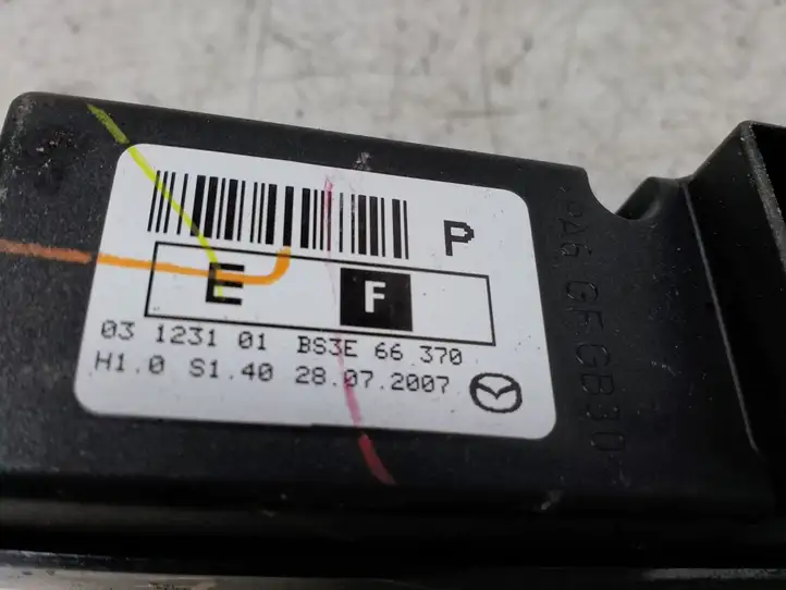 Mazda 3 I (2006 - 2009) BS3E66370 Кнопка стеклоподъемников — фото 4