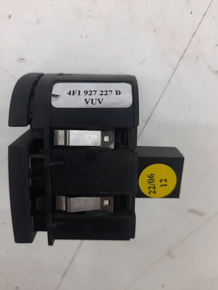 Audi A6 S6 C6 4F (2004 - 2008) 4F1927227b Другие включатели / ручки/ переключатели — фото 3